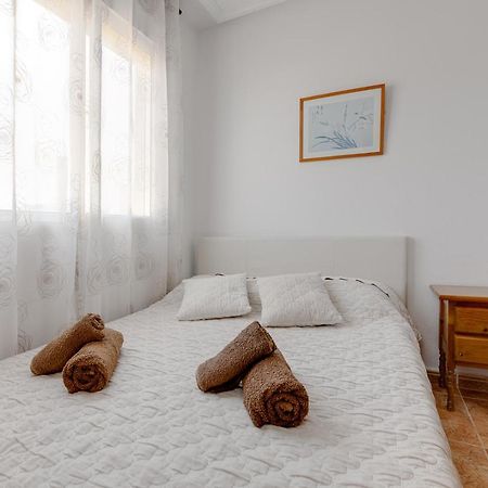Apartment Ramon Gallud 204 ตอร์เรเวียคา ภายนอก รูปภาพ