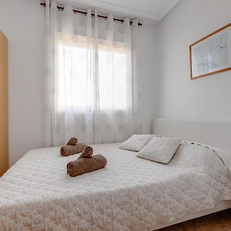 Apartment Ramon Gallud 204 ตอร์เรเวียคา ภายนอก รูปภาพ