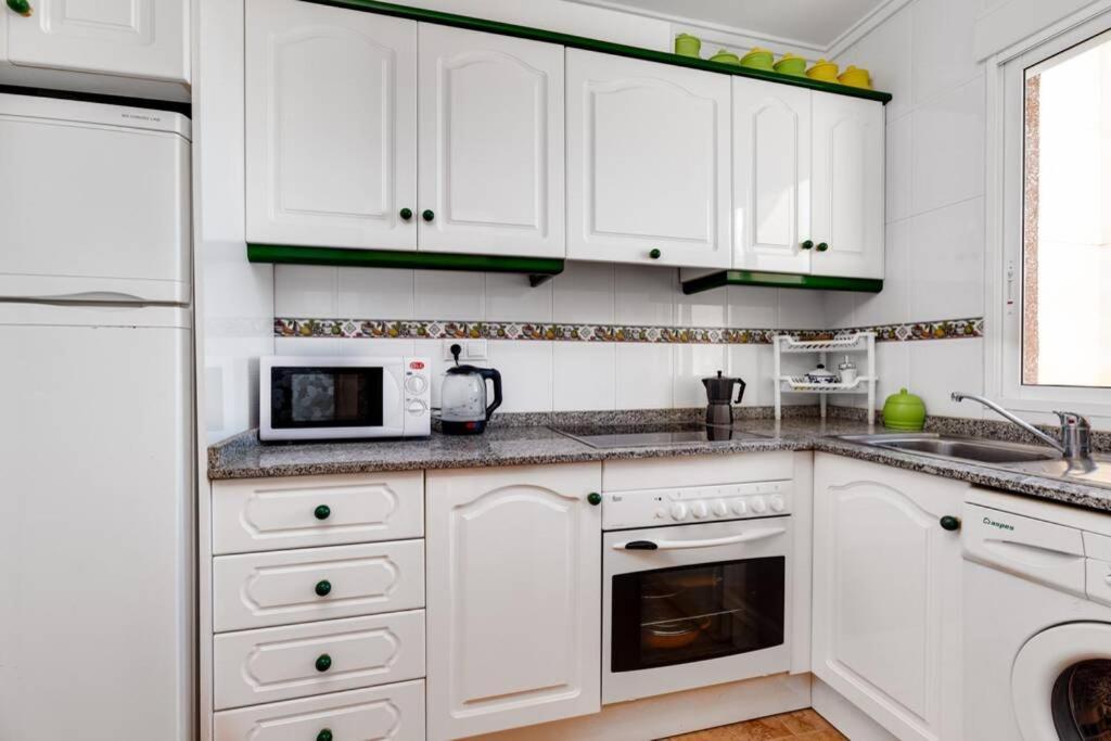 Apartment Ramon Gallud 204 ตอร์เรเวียคา ภายนอก รูปภาพ