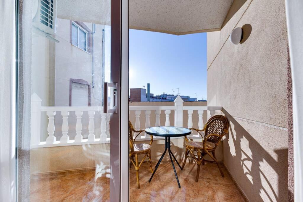 Apartment Ramon Gallud 204 ตอร์เรเวียคา ภายนอก รูปภาพ