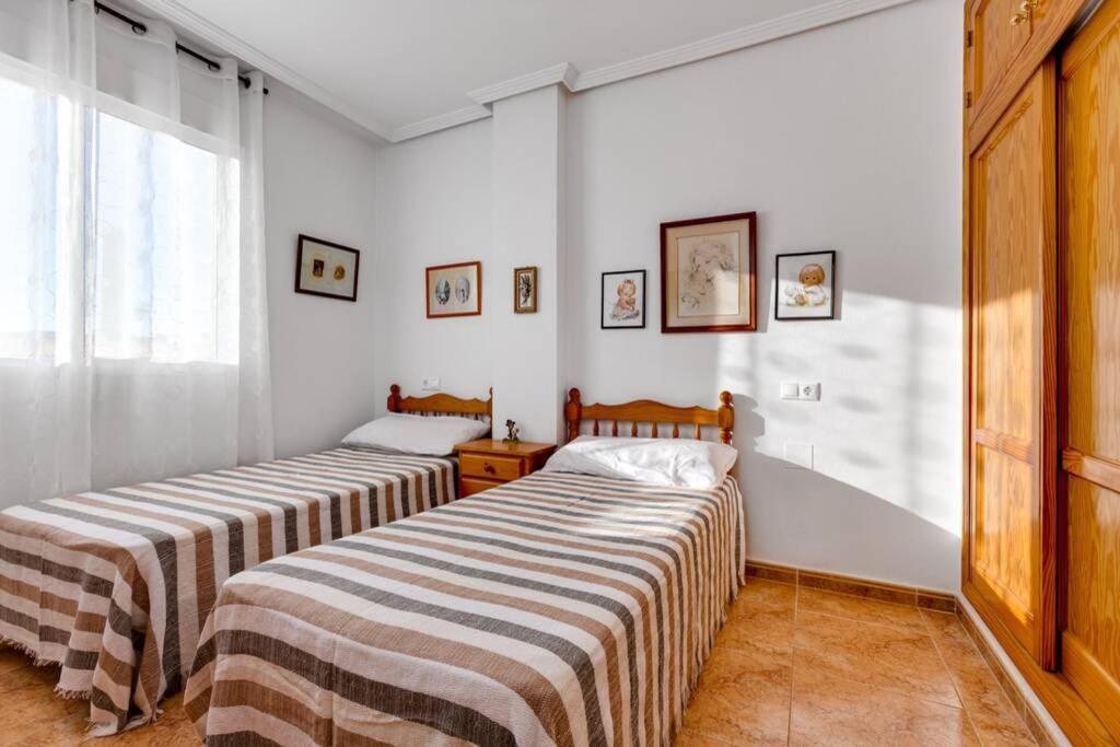 Apartment Ramon Gallud 204 ตอร์เรเวียคา ภายนอก รูปภาพ