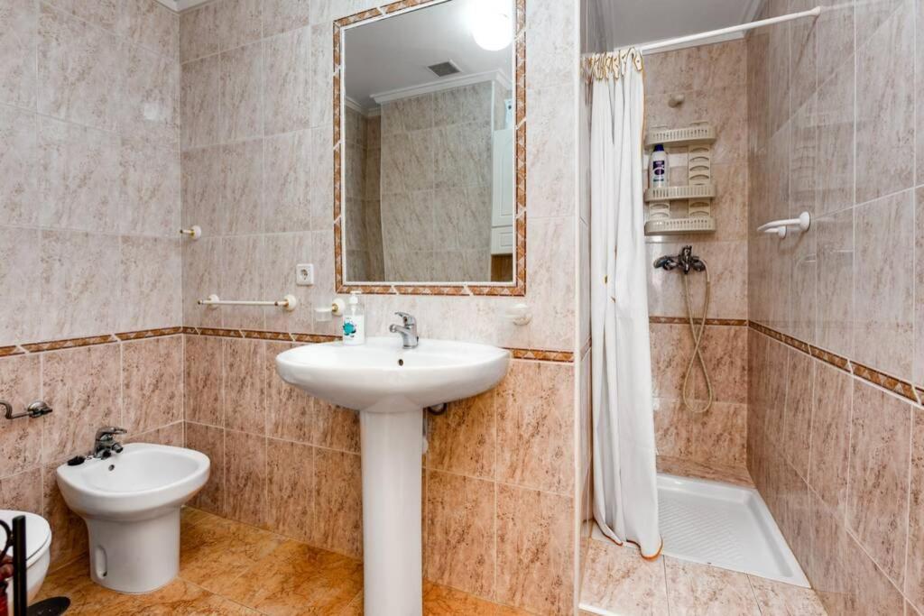 Apartment Ramon Gallud 204 ตอร์เรเวียคา ภายนอก รูปภาพ